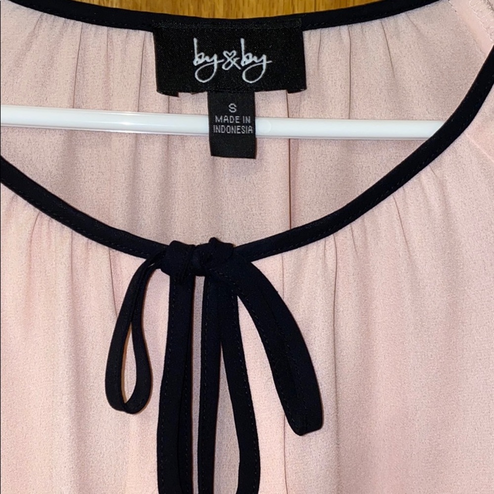 silky pink blouse - Picture 3 of 3